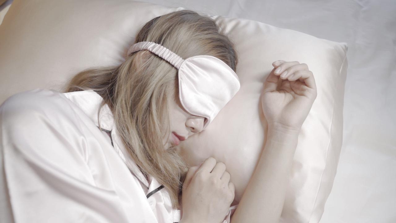 Ձեռագործ փափուկ ատլասե Sleep Mask Կարգավորվող քնի դիմակ主图